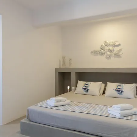 Paros Melodia לוגאראס