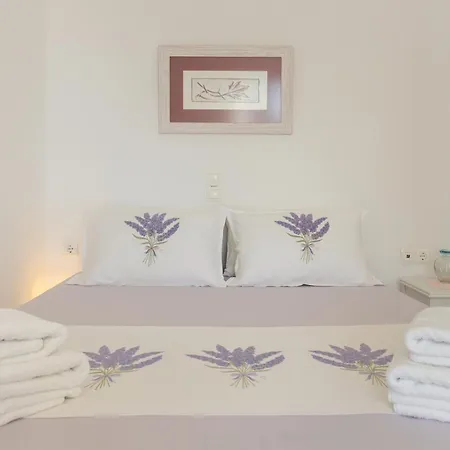 Paros Melodia Feriehus Logaras