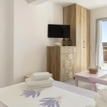 Paros Melodia * לוגאראס